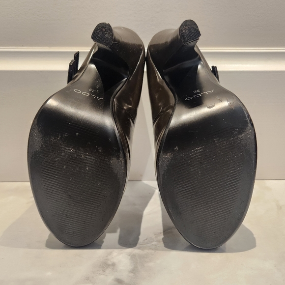 ALDO Vero Cuoio leather Size 38 dark gray high heels with double buckles - Picture 6 of 7